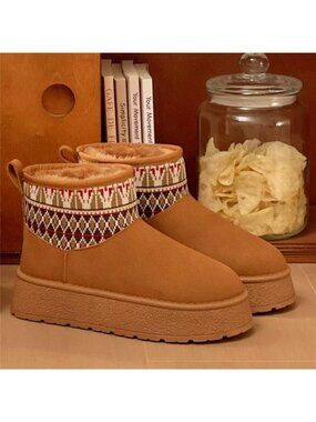 Round Toe Platform Boots